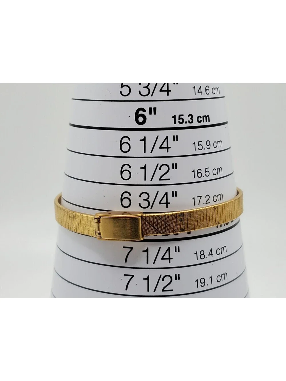 Vintage Helbros Ladies Gold Tone 16mm Oval Quartz Analog Watch New Battery